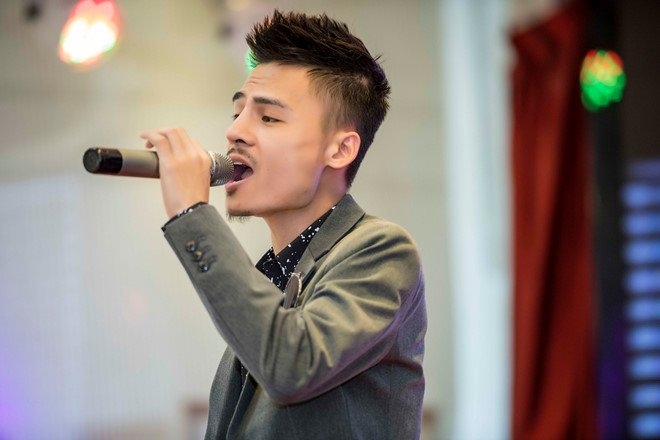 Hoa Vinh lần đầu tiên hát live bản hit 