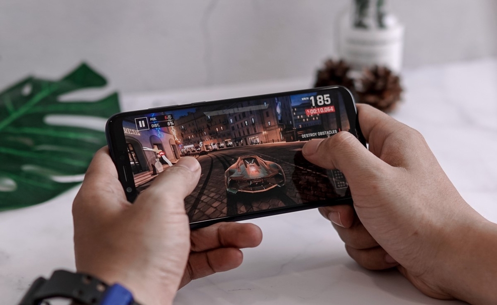 Honor Play định nghĩa lại smartphone dành riêng cho game thủ