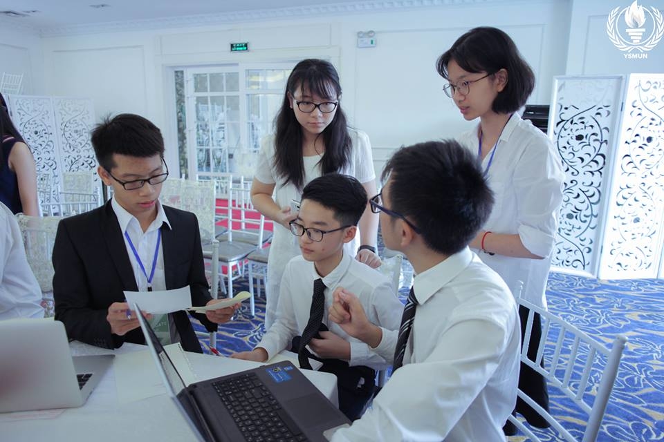 Tái hiện một ngày làm đại biểu Liên Hợp Quốc cùng các bạn học sinh cấp 3 tại Hà Nội