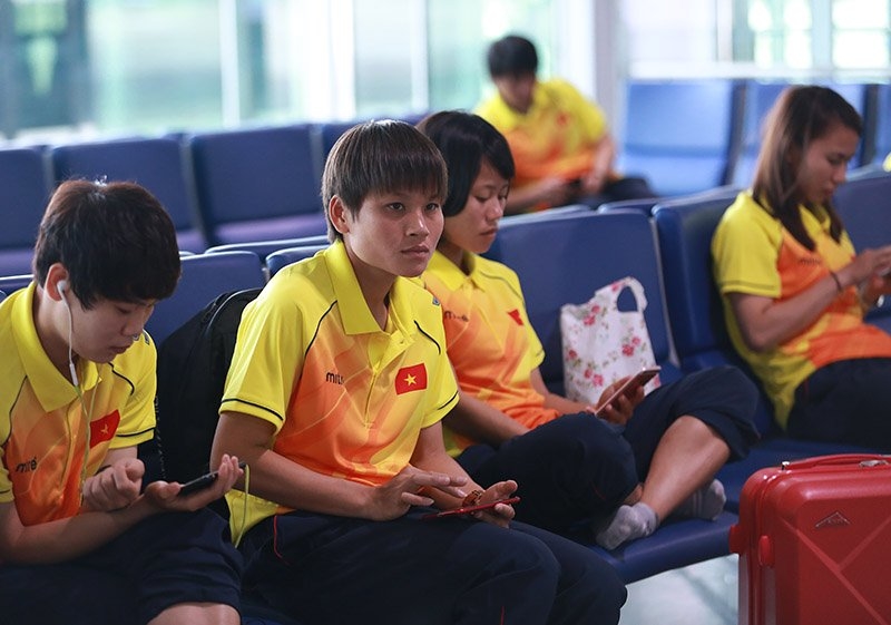 
Đội tuyển nữ Quốc gia chịu cảnh "delay" tại sân bay. 
