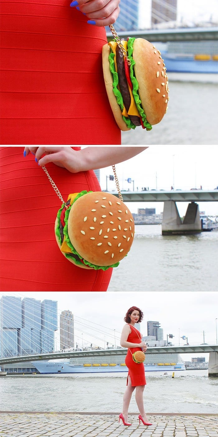 
Chiếc túi hình hamburger nhỏ xinh, được thiết kế nhiều lớp trông như một chiếc bạn ngoài đời thật.