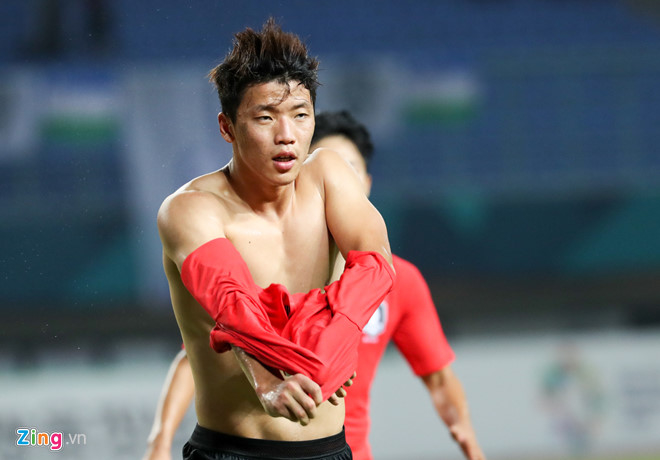 
Hwang Hee-chan thực hiện quả 11m thành công, Olympic Hàn Quốc lội ngược dòng thành công trước Uzbekistan.