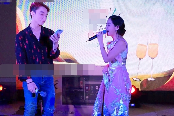 
Phiên bản Cơn mưa tình yêu của Sơn Tùng mang một cảm xúc khác. Nam ca sĩ khiến các fan của mình "đứng ngồi không yên" với giọng hát vô cùng ngọt ngào.