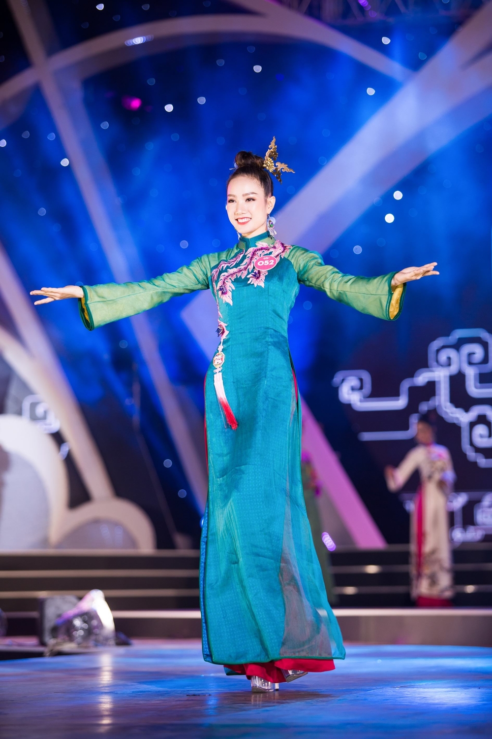 Trực tiếp Hoa hậu Việt Nam 2018: Chính thức lộ diện Top 3 Người đẹp du lịch