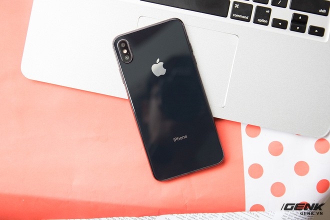 Lộ diện mô hình iPhone X Plus đầu tiên tại Việt Nam, có gì khác biệt khi so sánh với iPhone X?