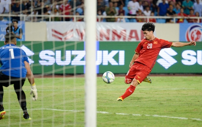 
Pha ra chân đẳng cấp và đẹp mắt của Công Phượng giúp U23 Việt Nam có bàn thắng thứ 2.