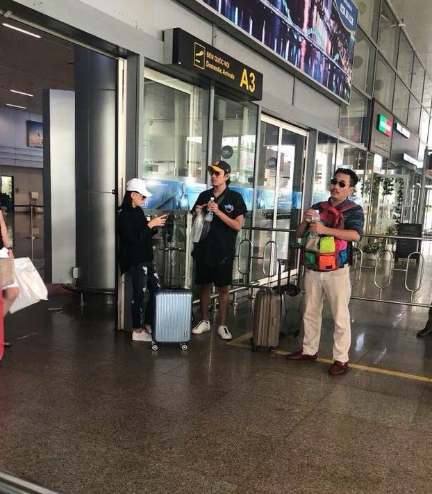 
Cát Phượng và Kiều Minh Tuấn được trông thấy ở sân bay, chuẩn bị kỳ nghỉ riêng tại Đà Nẵng. - Tin sao Viet - Tin tuc sao Viet - Scandal sao Viet - Tin tuc cua Sao - Tin cua Sao