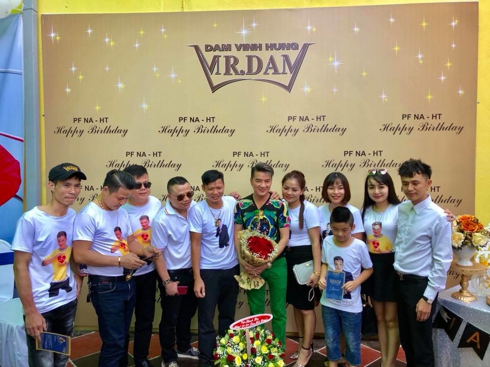 Fan Nghệ An tổ chức sinh nhật sớm cho Đàm Vĩnh Hưng - Tin sao Viet - Tin tuc sao Viet - Scandal sao Viet - Tin tuc cua Sao - Tin cua Sao