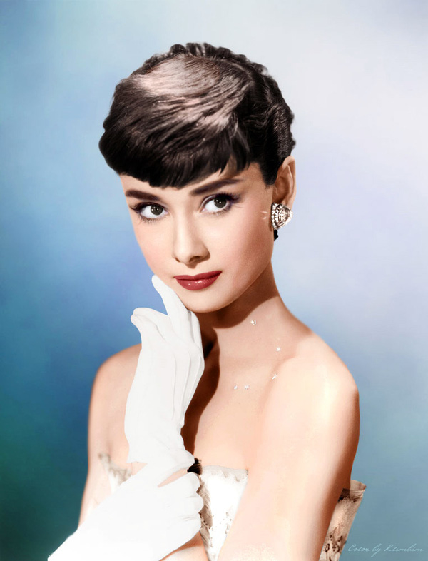 Angela Phương Trinh diện đầm 90 triệu đồng hóa nàng Audrey Hepburn đẹp 