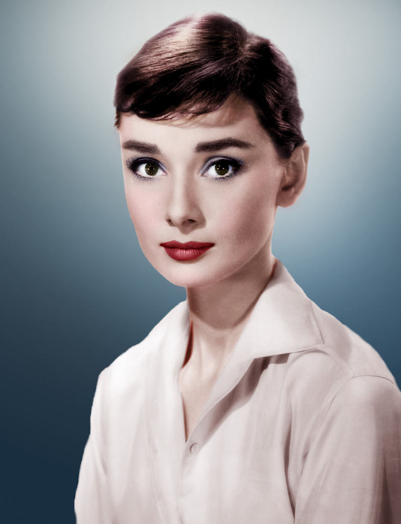 Angela Phương Trinh diện đầm 90 triệu đồng hóa nàng Audrey Hepburn đẹp 