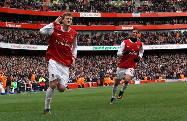 
"Thánh Bendtner" từng có quãng thời gian 9 năm khoác áo Arsenal và có 171 lần ra sân cho Pháo thủ.