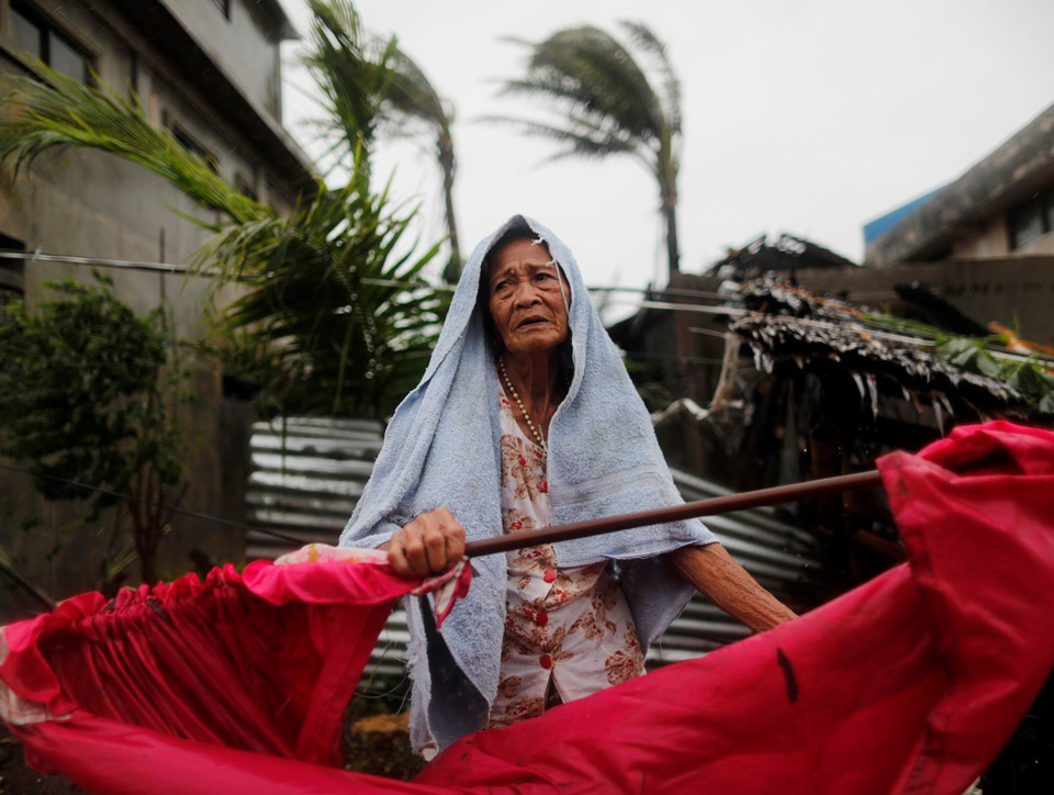 
Một vài hình ảnh tan hoang mà siêu bão Mangkhut để lại ở tỉnh Cagayan, miền Bắc Philippines