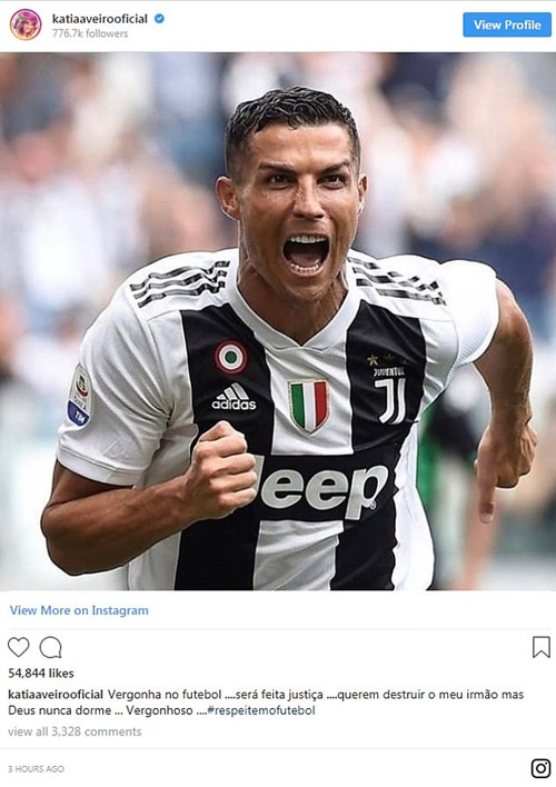 
Chị gái Ronaldo bức xúc vì tấm thẻ đỏ oan ức của cậu em trai.
