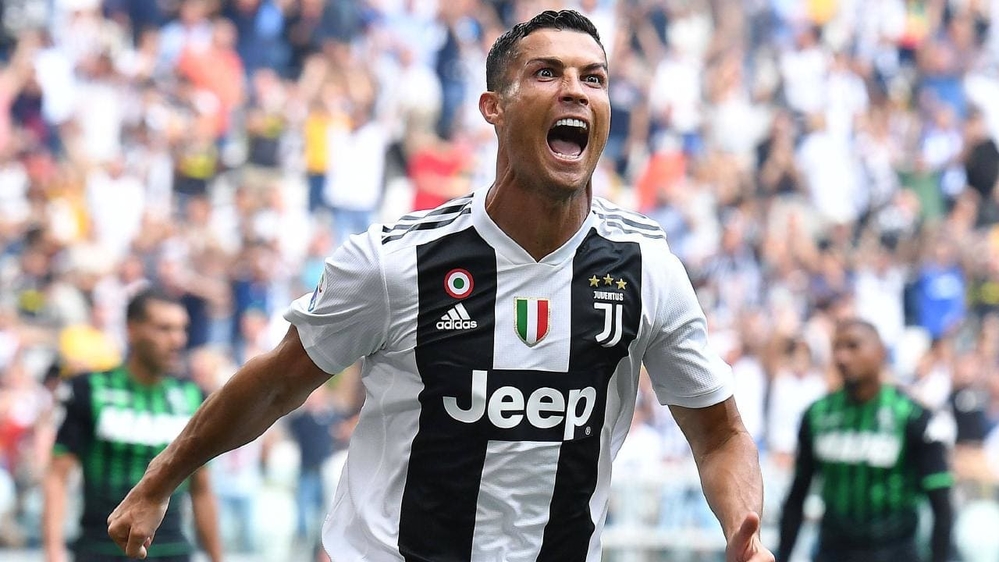 
Ronaldo đã có 2 bàn cho Juve nhưng vừa phải nhận thẻ đỏ ở đấu trường Champions League.