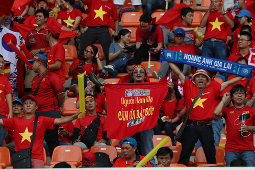 
Có rất đông CĐV Việt Nam có mặt trên khán đài Pakansari (Indonesia) để tiếp lửa cho thầy trò HLV Park Hang-seo.