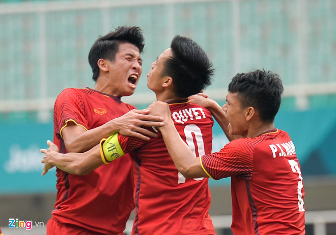 
Niềm vui của các cầu thủ Olympic Viêt Nam sau bàn thắng gỡ hoà.