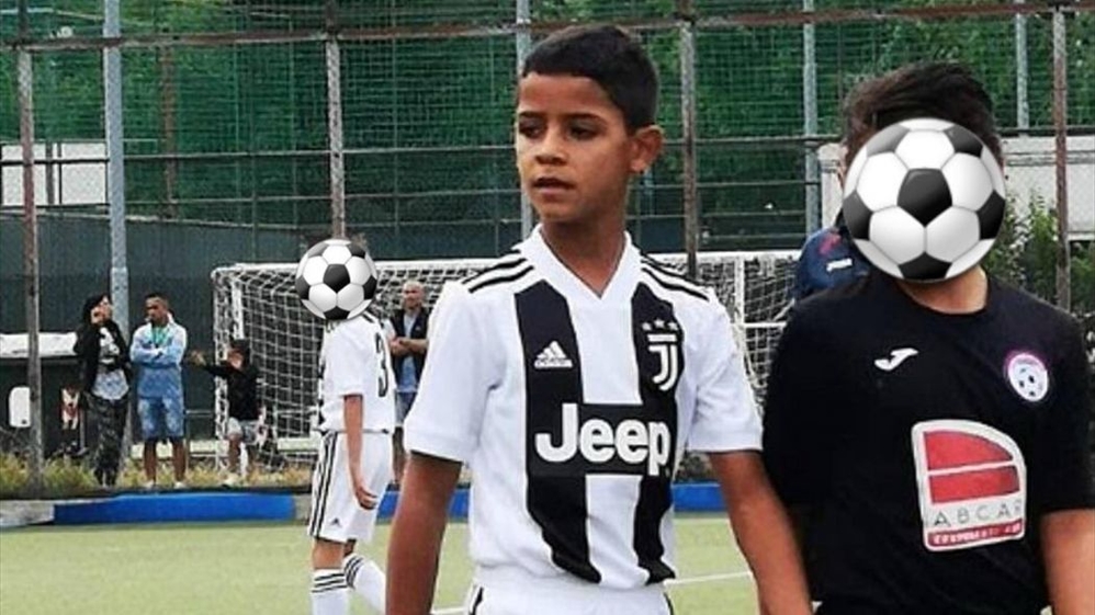 
Ronaldo Junior lập cú poker trong ngày ra mắt đội U9 Juventus.
