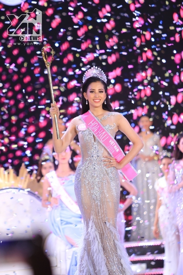 
Trần Tiểu Vy, sinh năm 2000, đăng quang ngôi vị Hoa hậu Việt Nam 2018