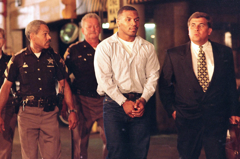 
Tyson bị bắt vì cáo buộc xâm hại Washington tháng 07/1991.