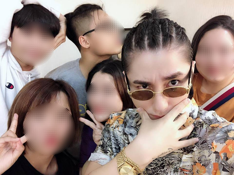 
Kiểu tóc mới của Sơn Tùng bị CDM nghi là "bắt chước" sao Hoa ngữ.