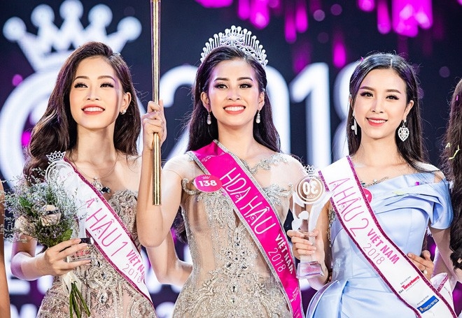 Đến truyền thông và netizen xứ Trung cũng phát cuồng nhan sắc của Hoa hậu Trần Tiểu Vy
