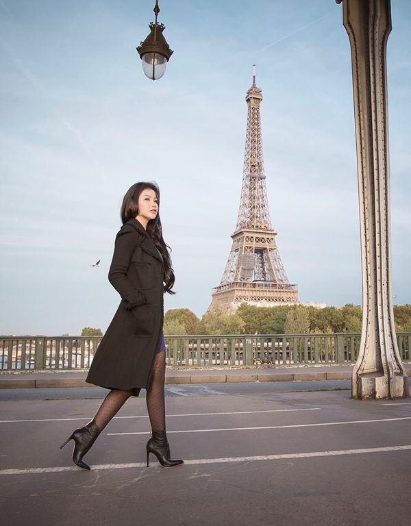 Ngắm street style năng động của Hoa hậu Janny Thủy Trần và bộ sưu tập giày khủng