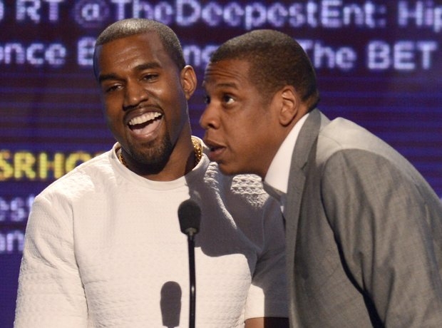 
Kanye bị Jay Z khi đang phát biểu