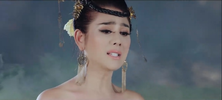 Lâm Khánh Chi tung trailer MV tiền tỷ, trở lại Vbiz bằng tạo hình cổ trang xinh đẹp kiêu sa