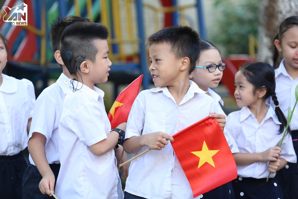 Lễ khai giảng tại ngôi trường đặc biệt ở Hà Nội: 