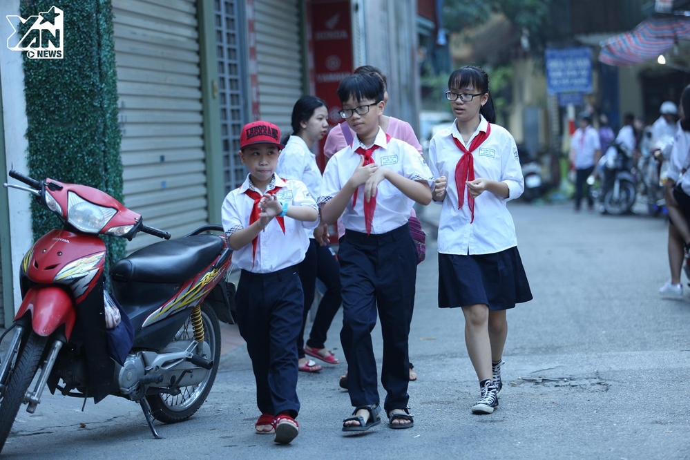 Lễ khai giảng tại ngôi trường đặc biệt ở Hà Nội: 