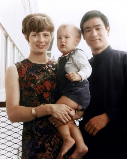 
Gia đình hạnh phúc của Lý Tiểu Long lúc sinh thời.