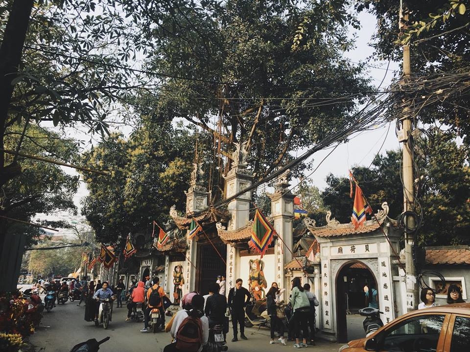 
Chùa Hà (Cầu Giấy - Hà Nội) là ngôi chùa linh thiêng nổi tiếng ở Hà Nội - Ảnh: Internet