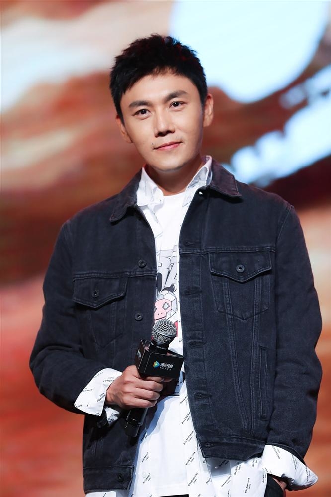 
Nam diễn viên Tần Hạo đứng ở vị trí số 10 nhờ vào vai diễn đầy tinh tế của anh trong Sa Hải