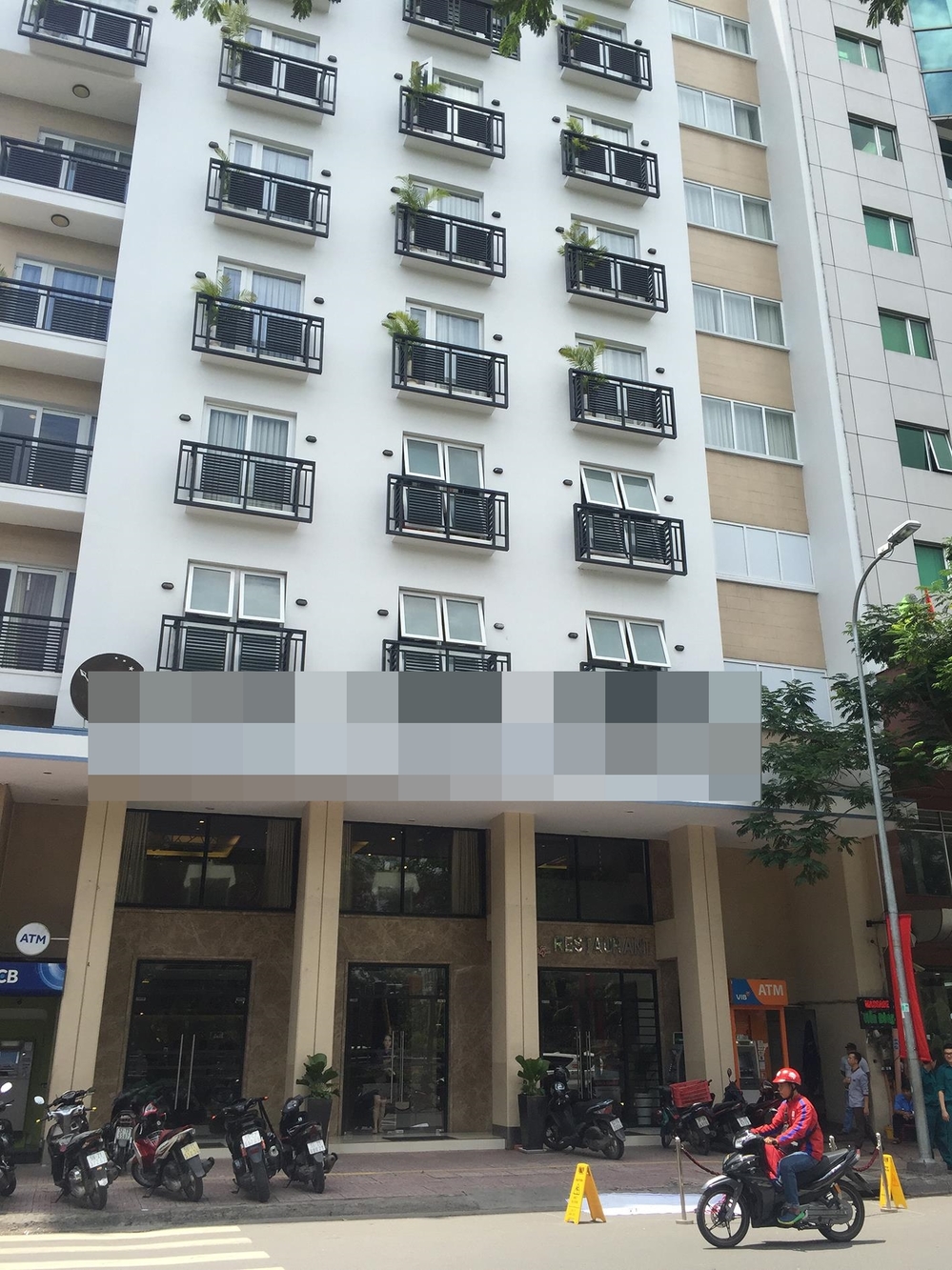 Người đàn ông ngoại quốc tự tử ở khách sạn trung tâm Sài Gòn