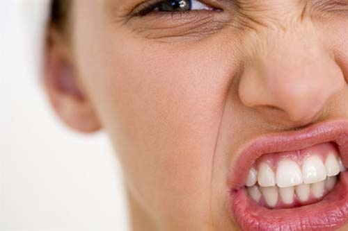 Nghiến răng khi ngủ: Đây là một loại bệnh để lại hậu quả khôn lường, đừng xem thường!