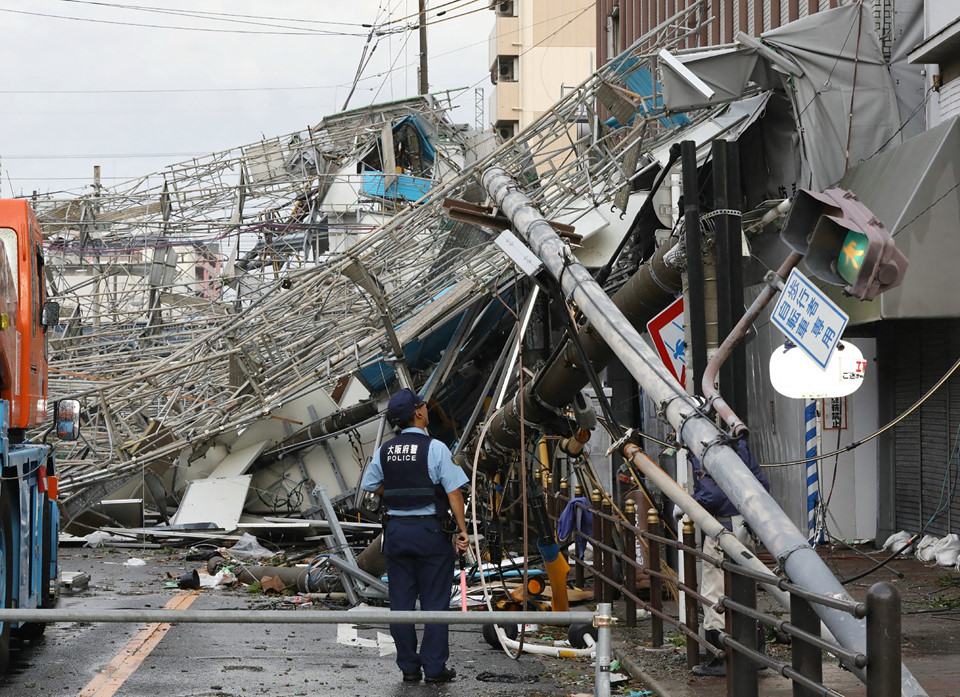 Sau siêu bão đến động đất: Nhật Bản tan hoang bởi thảm họa thiên nhiên kéo đến lần lượt