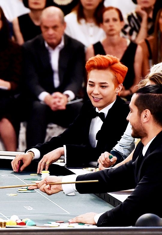 G-Dragon và những lần diện vest hóa soái ca 