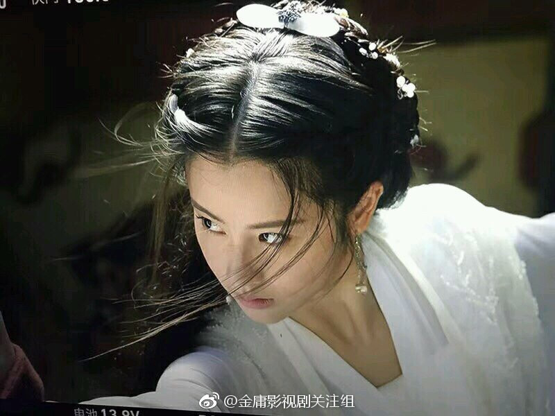 
Hình ảnh từ phim trường Thần điêu Đại hiệp 2018, Mao Hiểu Tuệ trong tạo hình Tiểu Long Nữ. Cô được khen ngợi có khí chất rất phù hợp với nhân vật kinh điển này.
