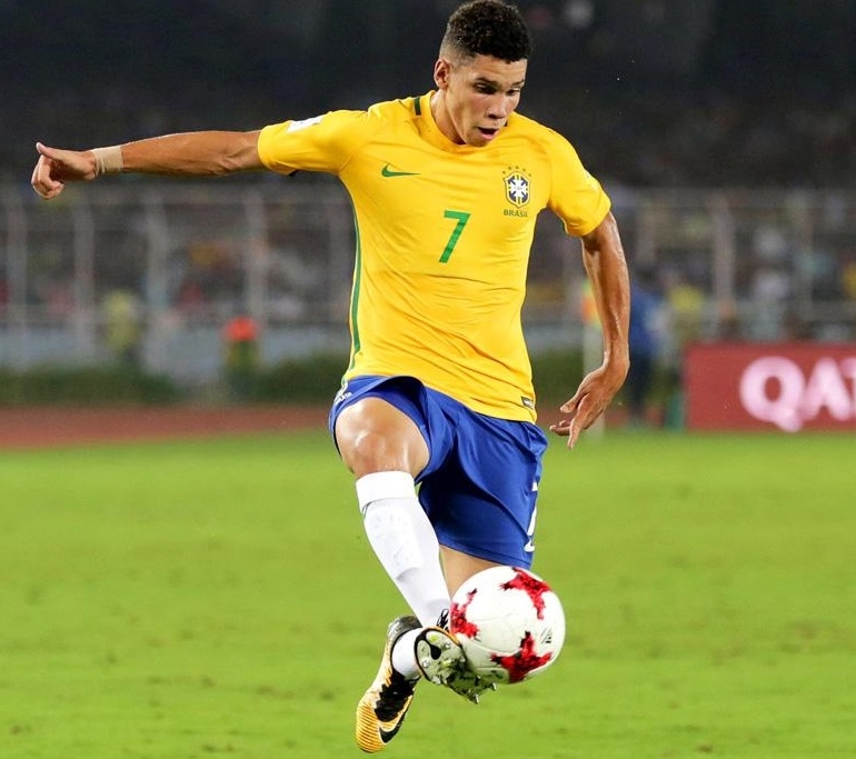 
Paulinho là một tài năng sáng giá của Brazil, cầu thủ sinh năm 2000 dành được nhiều sự chú ý sau khi ra mắt đội một Vasco da Gama khi mới 16 tuổi. Anh từng là thành viên chủ chốt của các đội tuyển trẻ U15, U17 và giờ là U20 Brazil. Mùa giải 2018/19 sẽ là lần đầu tiên Paulinho có cơ hội thi đấu tại châu Âu trong màu áo của Bayer Leverkusen.
