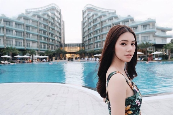 Sau nghi án hẹn hò Binz, Jolie Nguyễn bất ngờ 