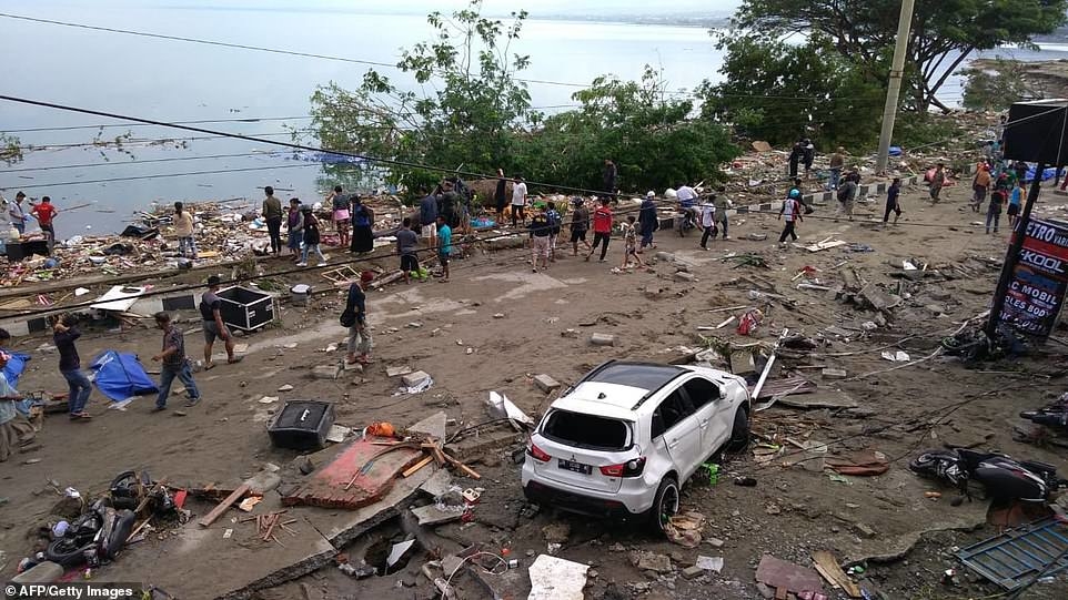 Sóng thần và động đất kinh hoàng, số người chết ở Indonesia tăng vọt lên hơn 800
