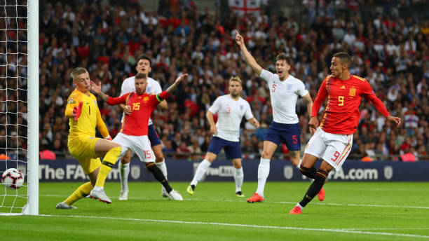 
 Rodrigo ghi bàn thắng quyết định giúp cho Tây Ban Nha giành chiến thắng trước Anh.