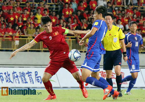 
Trọng tài Kim không còn quá xa lạ với bóng đá Việt Nam. (Ảnh: Khampha.vn)