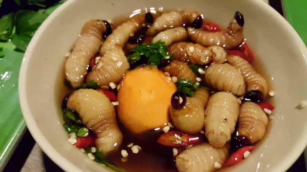 Món đặc sản Việt từ những loại sâu béo ú thách thức bản lĩnh thực khách, bạn có dám thử?