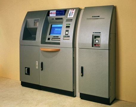 Mọi Thứ Được Làm Như Thế Nào: Cách người ta chế tạo ra chiếc máy ATM quen thuộc của loài người