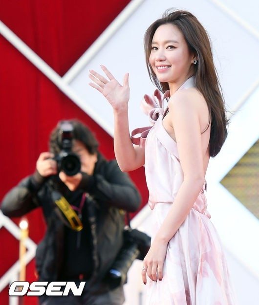 
Sau nhiều năm vắng bóng, nữ diễn viên Kim Ah Joong trở lại với nhan sắc xinh đẹp mỹ miều khiến nhiều người phải ganh tỵ.