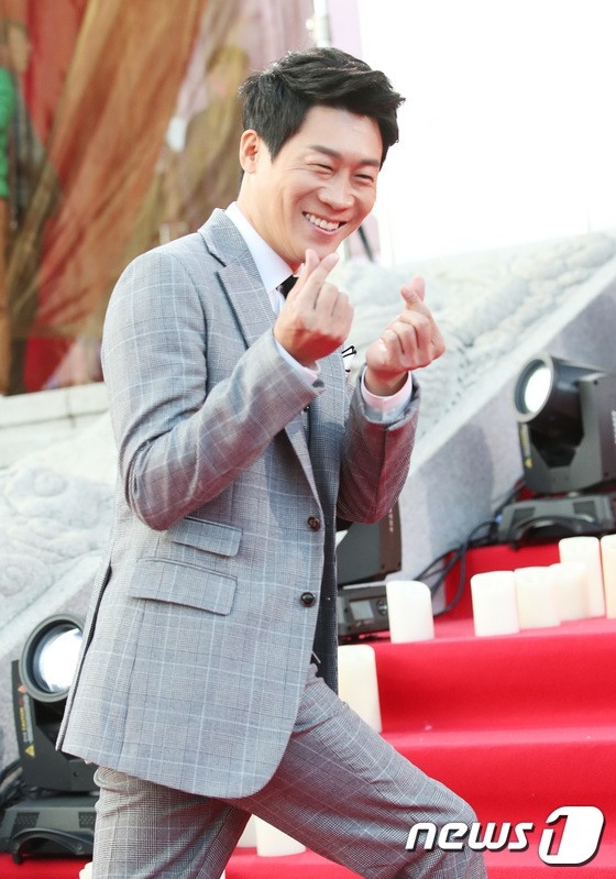 
Nam diễn viên Jin Seon Kyu.