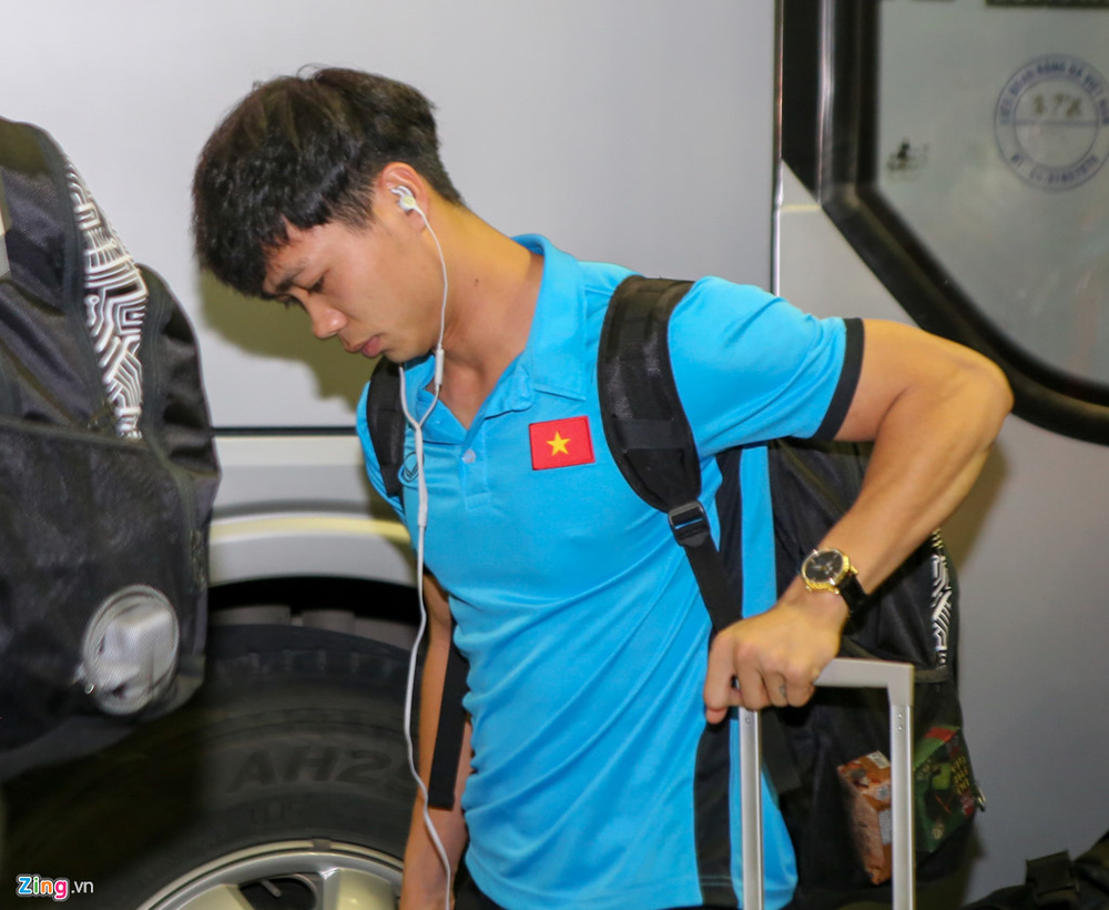 Chùm ảnh: Đội tuyển Việt Nam lên đường sang Hàn Quốc tập huấn chuẩn bị AFF Cup