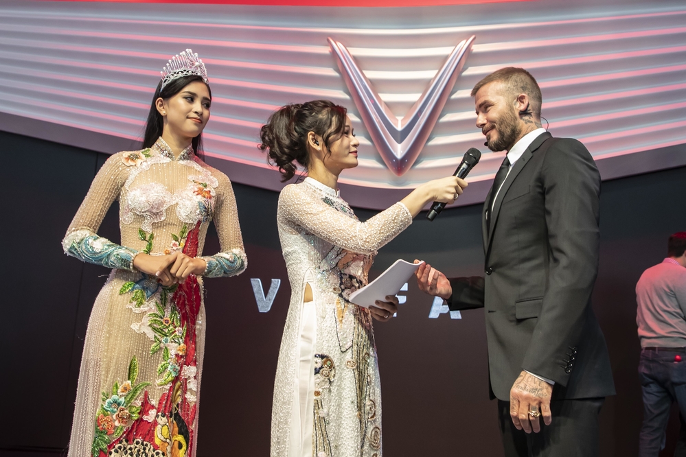 Truyền thông quốc tế đưa tin rầm rộ về màn xuất hiện của Hoa hậu Tiểu Vy bên David Beckham - Tin sao Viet - Tin tuc sao Viet - Scandal sao Viet - Tin tuc cua Sao - Tin cua Sao
