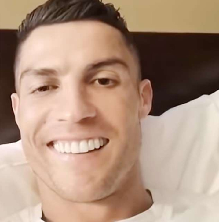 
Ronaldo chỉ cười khẩy và khẳng định đây chỉ là tin vịt.
